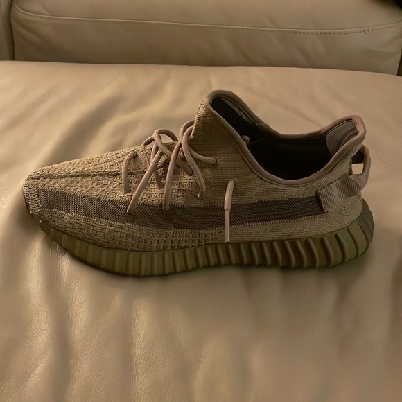 Yeezy Earth - Picture 4 of 16